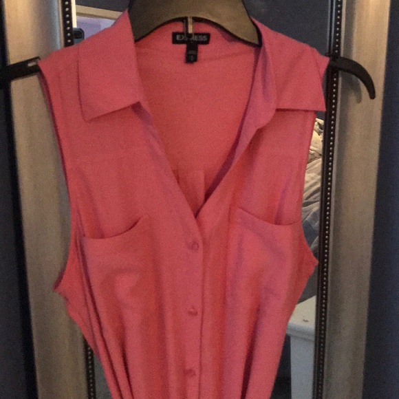 Express sleeveless, belted dress in coral👗 - Picture 4 of 10